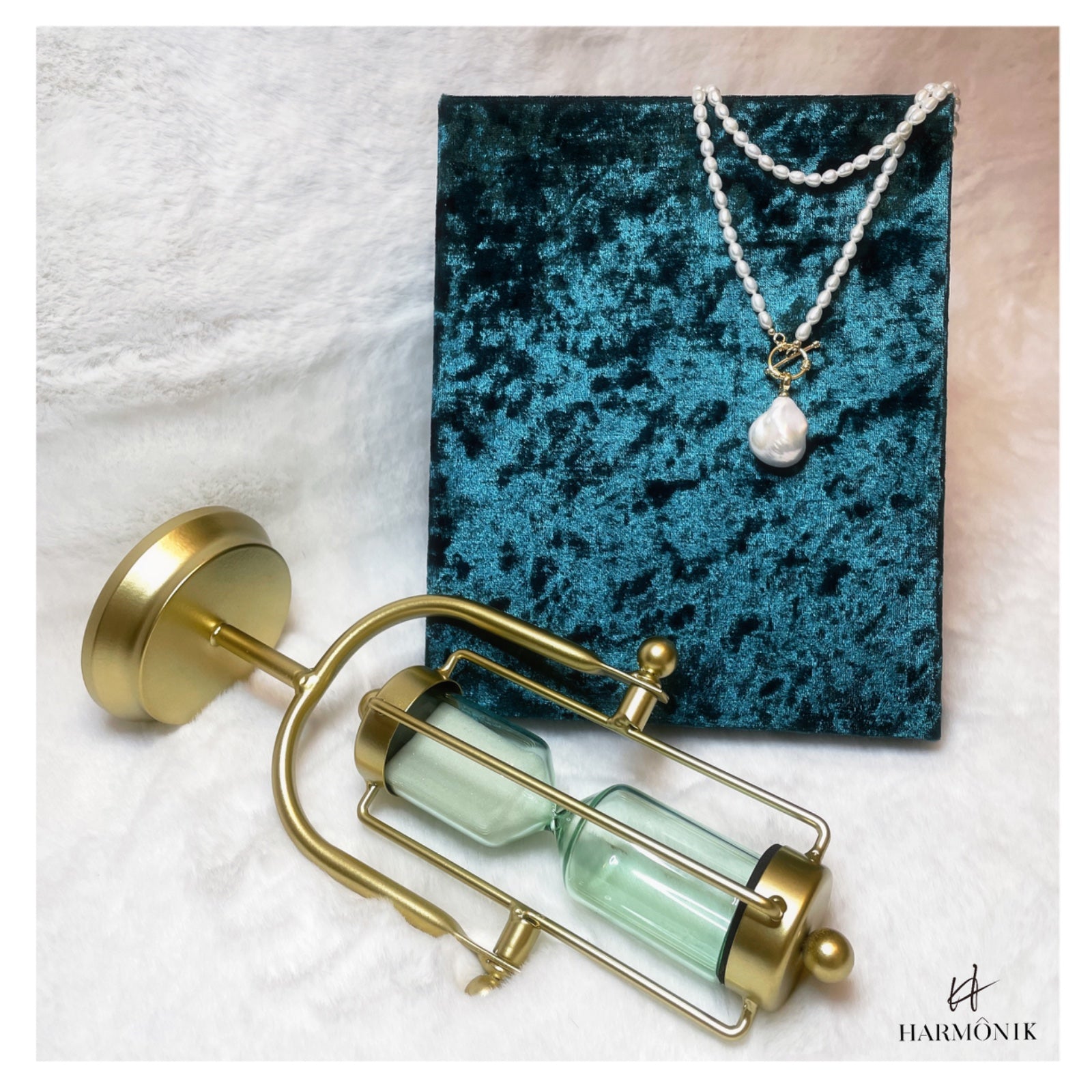 Pearls: The Rhythm of Elegance